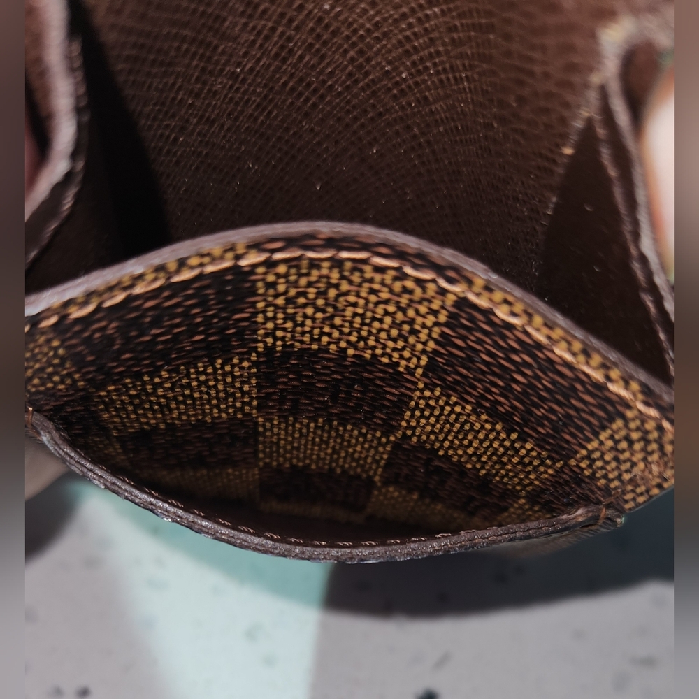 Louis Vuitton Damier Cigarette Pouch - Picture 4 of 16